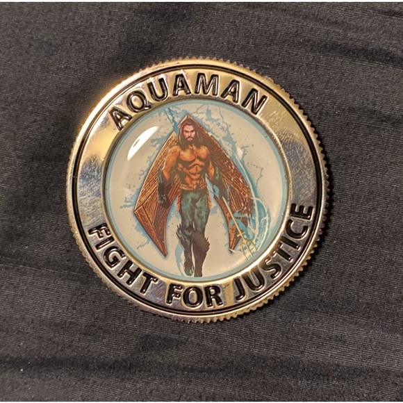 Loot Crate Exclusive Aquaman Coin - Picture 4 of 6